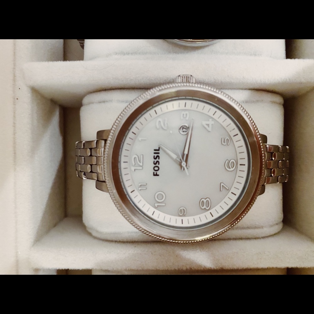 Fossil Watch Bundle - Need Battery - image 1
